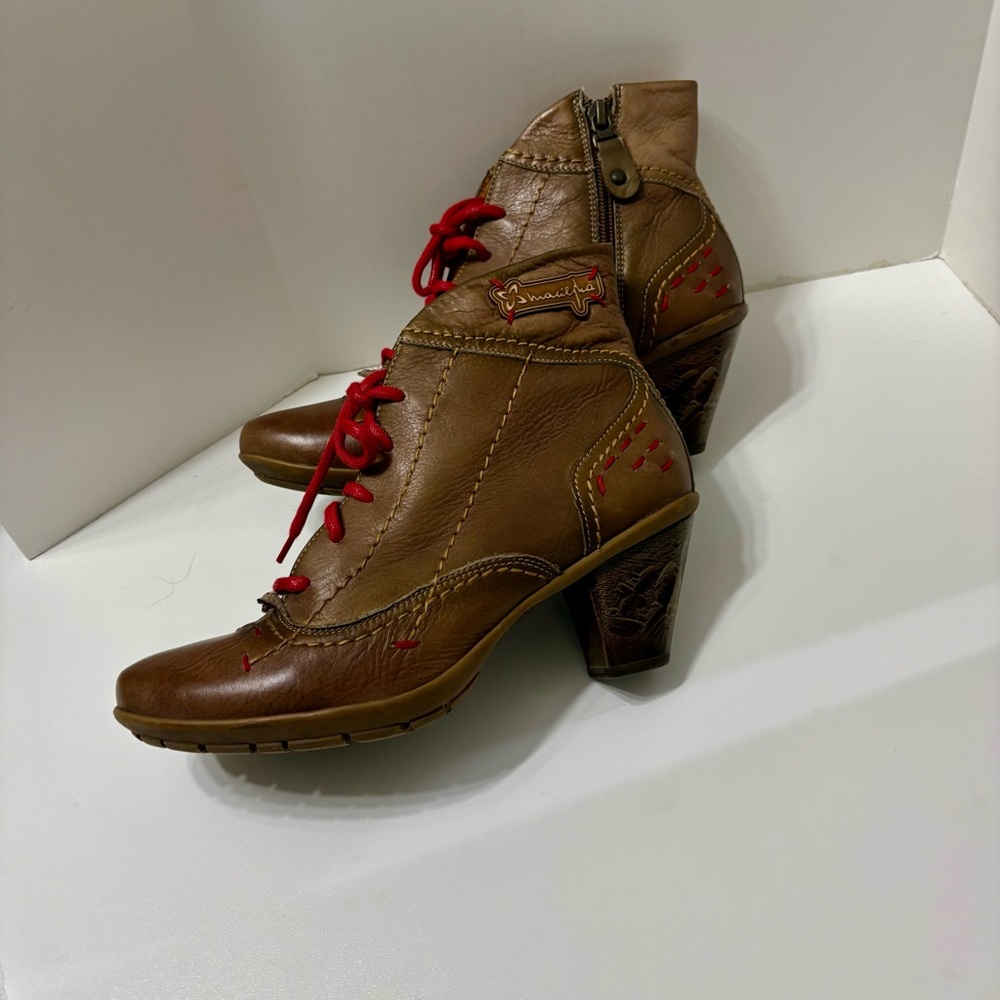 Maciejka  Brown Leather Ankle Boots with Red Accents